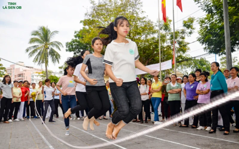 Nhảy dây là bộ môn phù hợp với học sinh và giúp giảm cân hiệu quả